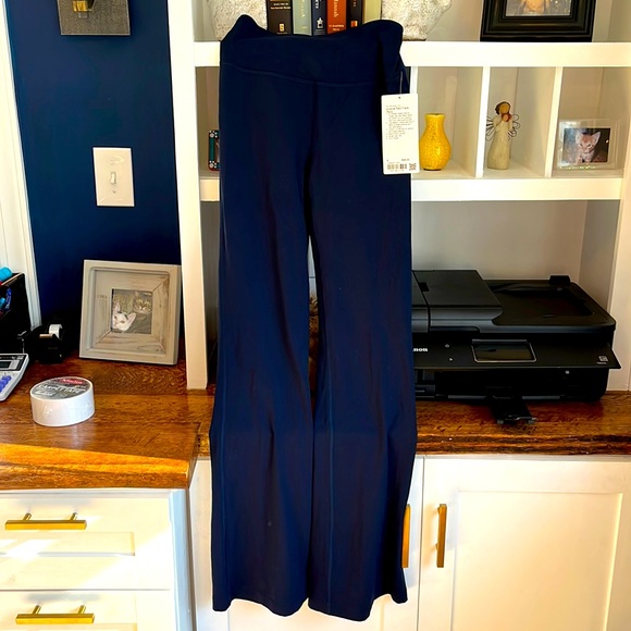 Brand new Lulu Lemon Groove Pant Flare, Navy Size (never worn)